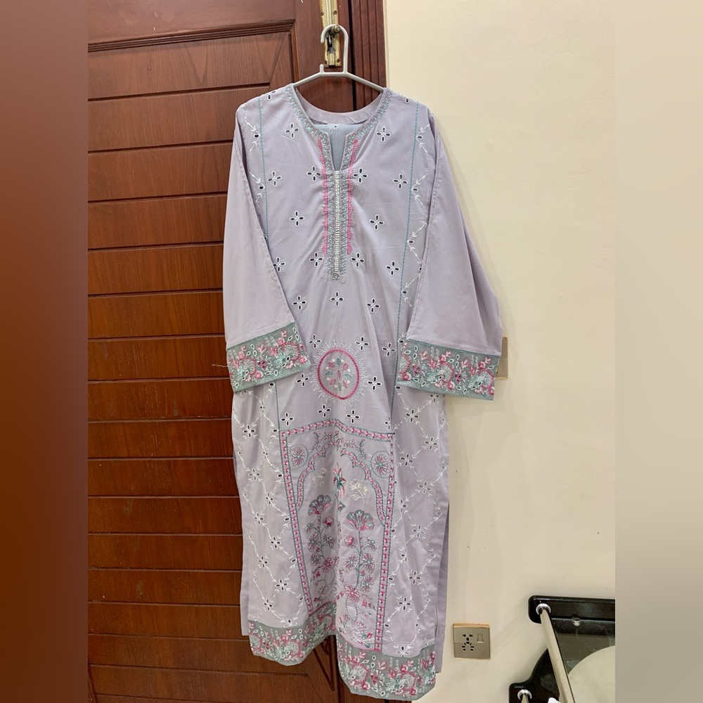 Maryum & Maria Embroidered Suit - Picture 7 of 17